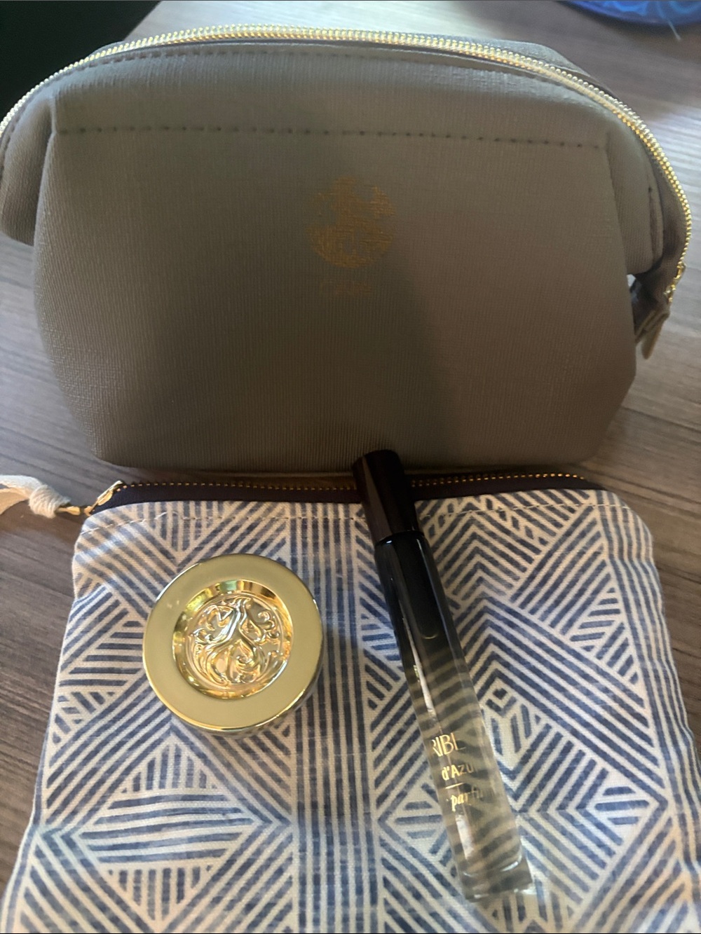 Oribe Gold Compact Balm & Black-Tinted Lip Gloss Set